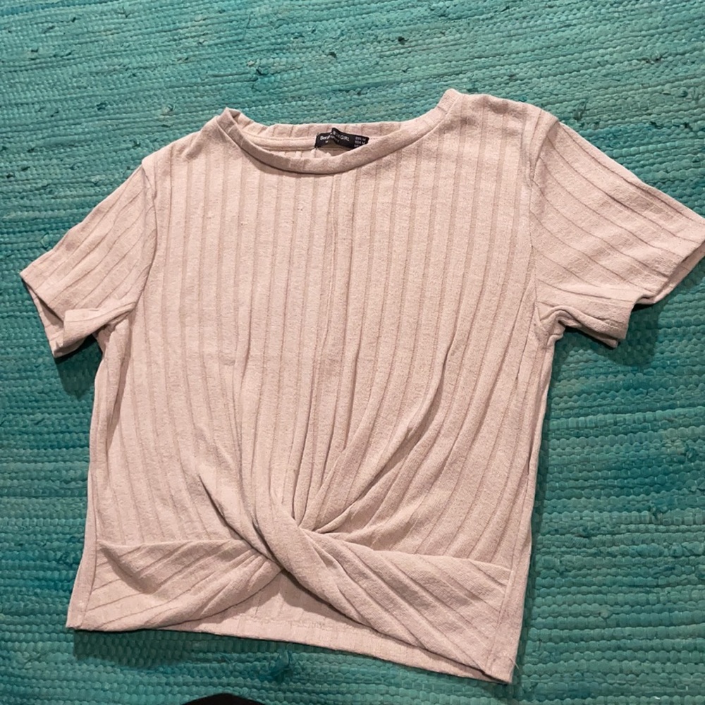 Rosie? 🎁ASOS | Bershka twist front crop top w/ cap sleeves - Picture 11 of 17